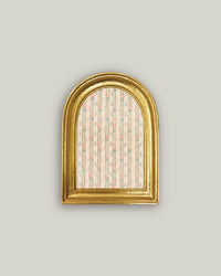 The Lily Frame
